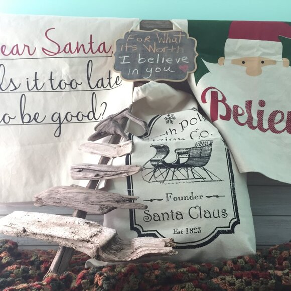 37- (4moresfun) I Believe Santa Has A Sacs Of Ho's - Picture 1 of 16